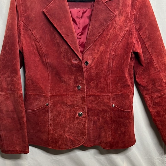 B.U.M. Red Blazer Suede Leather Fitted Jacket with silver button detail. - Picture 5 of 10